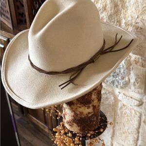 Stetson Ivory Hat with Dark Brown Accent